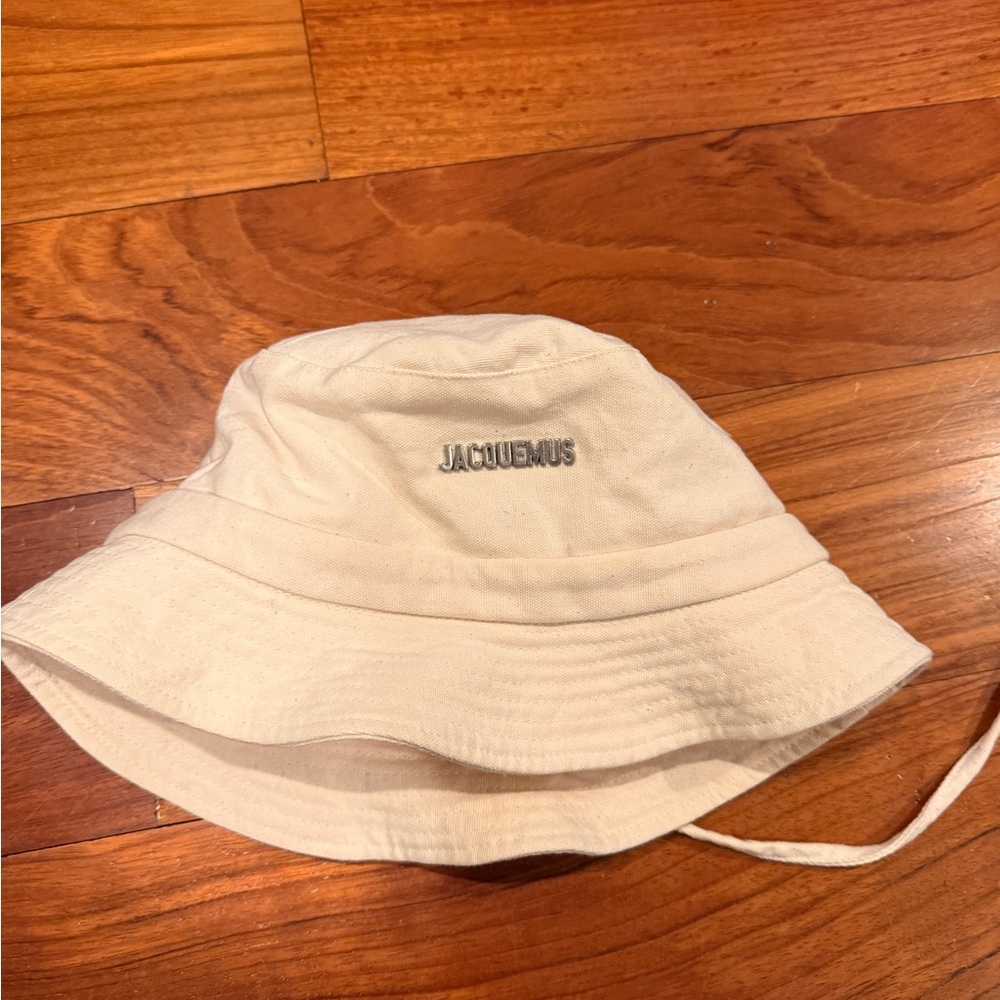Jacquemus Kids Off-White Bucket Hat